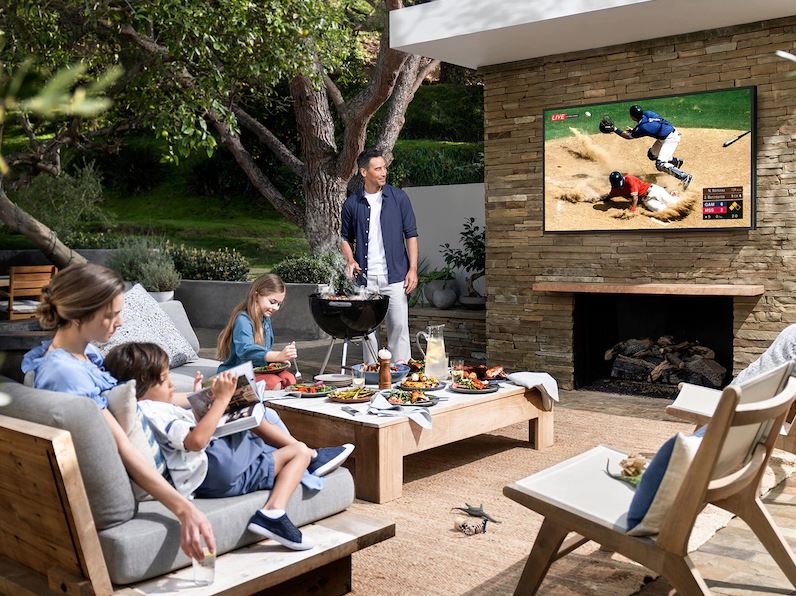 Samsung LST7T Class The Terrace Outdoor QLED 4K UHD HDR Smart TV (2020) - TheAvDudes.com